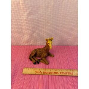 Castagna‎ Giraffe statue made in Italy 1988 marked  5" wide